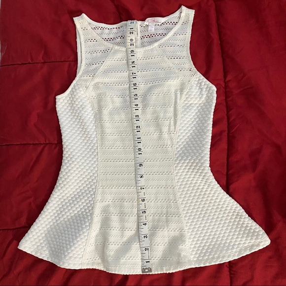 Marilyn Monroe NWT Off White Armless Peplum Top S - Picture 14 of 15